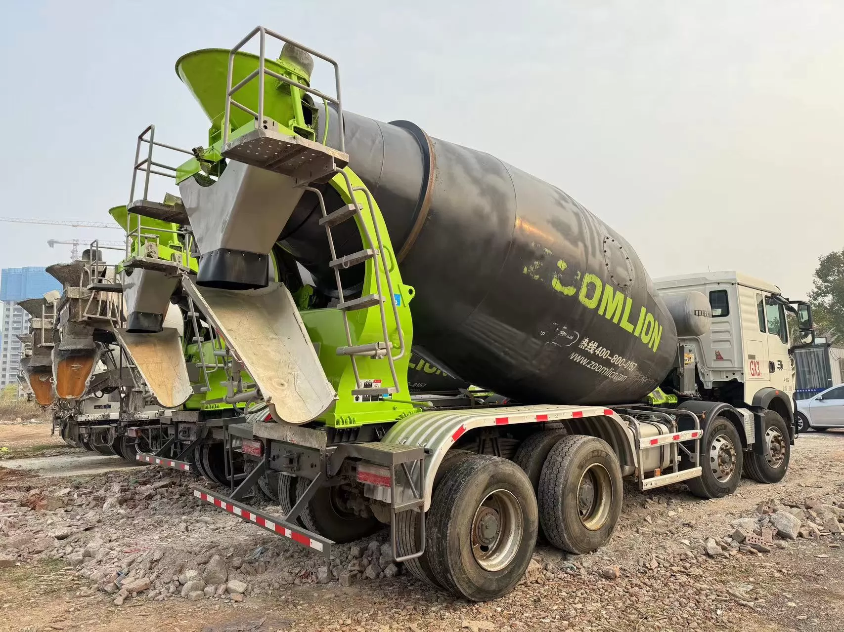 2021 zoomlion grote gebruikte cementmixervrachtwagen van 12 cbm op howo-chassis