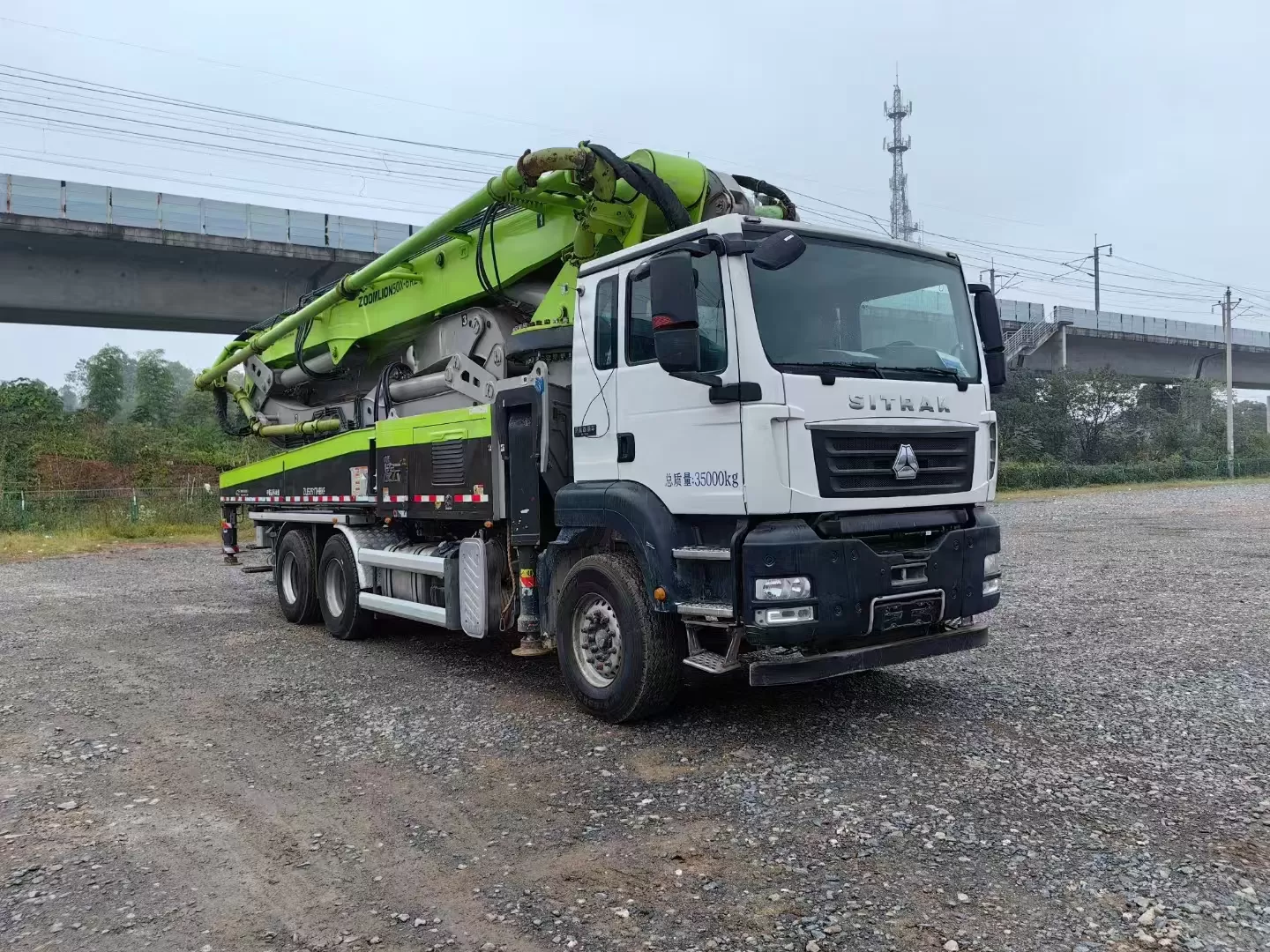 hoge kwaliteit 2022 giekpomp, 50 m op een vrachtwagen gemonteerde betonpompwagen op sitrak-chassis