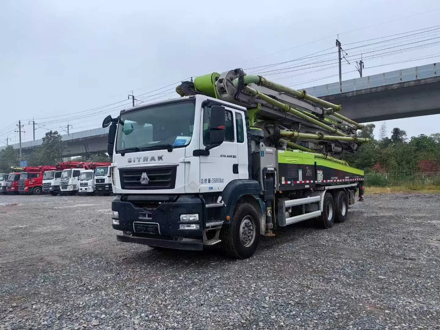 hoge kwaliteit 2022 giekpomp, 50 m op een vrachtwagen gemonteerde betonpompwagen op sitrak-chassis