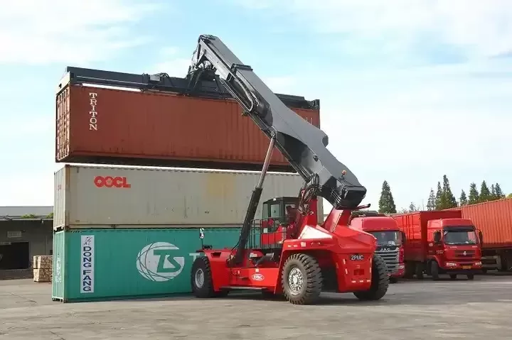 2018 zpmc 45 ton container reachstacker