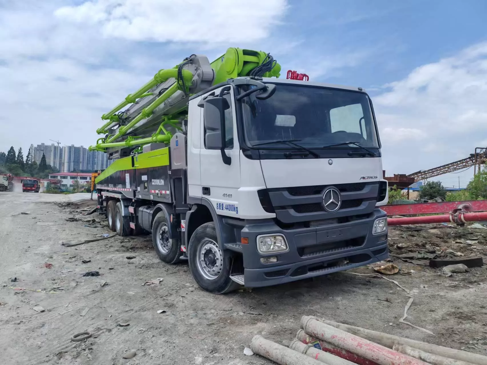 2012 zoomlion 56m giekpomp op vrachtwagen gemonteerde betonpompwagen op benz-chassis